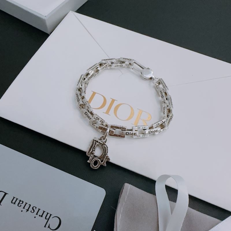 chr1st1an D10r bracelets